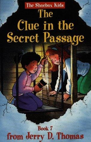 The clue in the secret passage: written by Glen Robinson ; [illustrations by Mark Ford].