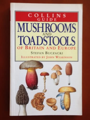 Collins Guide: Mushrooms and Toadstools of Britain and Europe (Collins Pocket Guides)