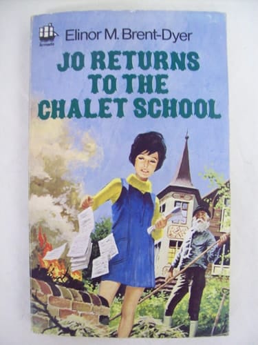 Jo Returns to the Chalet School (Armada S.)