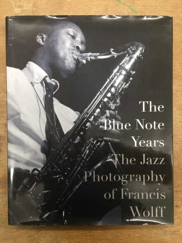 The Auks: Alcidae (Bird Families of the World) (Bird Families of the World, 5)