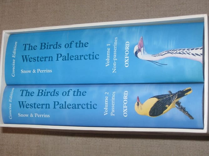 The Birds of the Western Palearctic: 2 Volume Set: Volume 1, Non-Passerines; Volume 2, Passerines