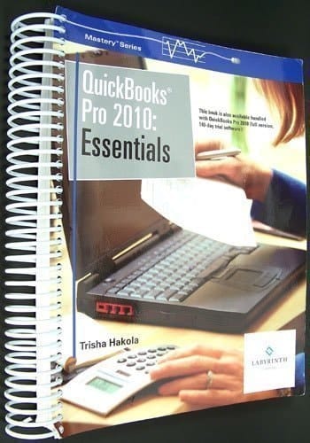 QUICKBOOKS PRO 2010:ESSENTIALS by Trisha Hakola (2010-05-04)