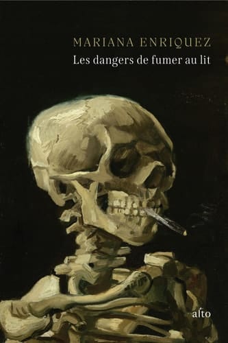 Les dangers de fumer au lit