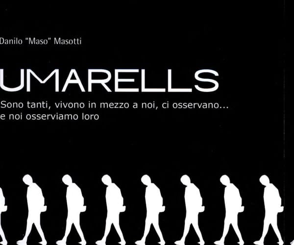 Umarells sono tanti, vivono in mezzo a noi, ci osservano... e noi osserviamo loro