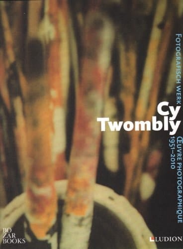 Cy Twombly - fotografisch werk, 1951 - 2010 verschijnt naar aanleiding van de reizende tentoonstelling "Cy Twombly. Photographs 1951 - 2010", overgenomen door het Paleis voor Schone Kunsten, Brussel, en tentoongesteld van 1 februari tot 29 april 2012