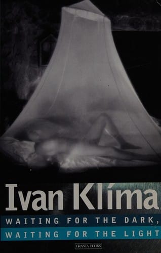 Waiting for the dark, waiting for the light