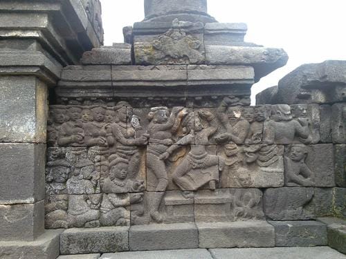 Indonesian arts and crafts