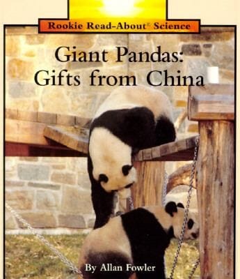 Giant Pandas
            
                Rookie ReadAbout Science Paperback