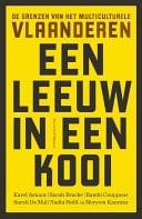 Een leeuw in een kooi