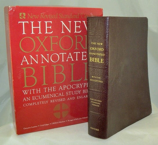 The New Oxford Annotated Bible with the Apocrypha, New Revised Standard Version (Burgundy Leather)