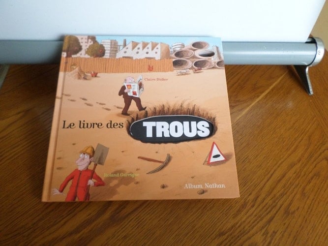 Le livre des trous