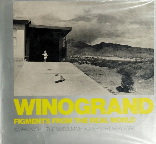 Gary Winogrand : figments from the real world : exposition New York, Museum of Modern art, 11.5-16.8.1988 ; Chicago, The Art institute, 17.9-13.11.1988 ; Pittsburgh, Carnegie Mellon University art gallery, févr.-avril 1989 ; Los Angeles, The Museum of Contemporary art, 12.5-17.8.1989 ; Austin, Archer M. Huntington art gallery, University of Texas, 7.9-22.10.1989 ; Tucson, Center for creative photography, University of Arizona, nov. 1989-janv. 1990