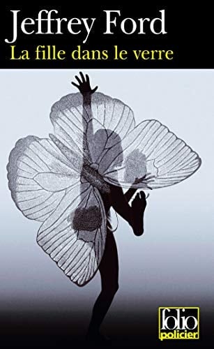 La fille dans le verre