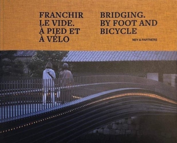 Bridging by foot and bicycle, anglais