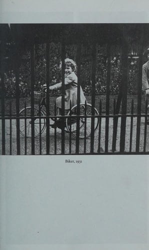 The Queen: Elizabeth II And The Monarchy [Diamond Jubilee Edition]