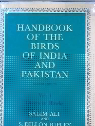 Handbook of the Birds of India and Pakistan: Together with Those of Bangladesh, Nepal, Bhutan and Sri Lanka Volume 1: Divers to Hawks