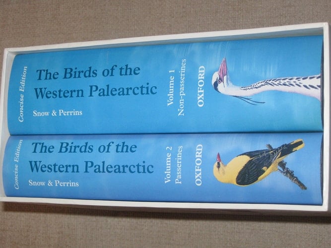 The Birds of the Western Palearctic: 2 Volume Set: Volume 1, Non-Passerines; Volume 2, Passerines