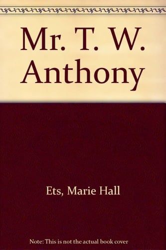 Mr. T.W. Anthony Woo: The Story of a Cat and a Dog and a Mouse