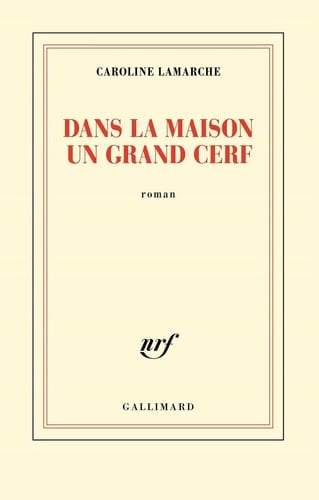 Dans la maison un grand cerf
