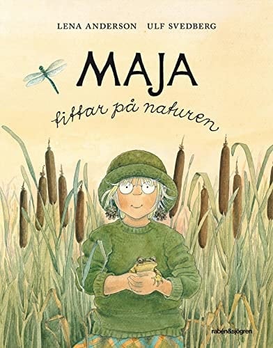 Maja tittar på naturen