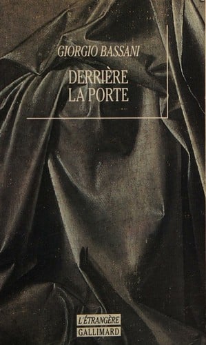 Derrière la porte