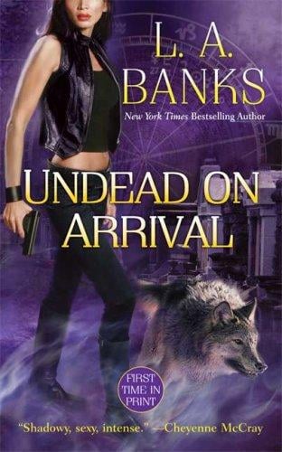 Undead on Arrival (Crimson Moon, Book 3)