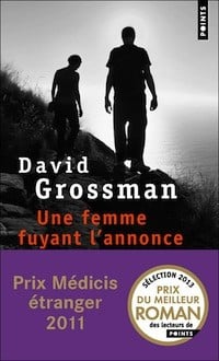 Une femme fuyant l'annonce