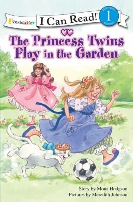 The Princess Twins Play In The Garden