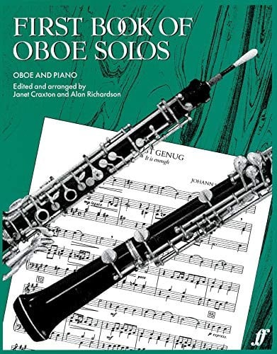 First Book of Oboe Solos: Oboe and Piano / Erstes Spielbuch fur Oboe und Klavier (English and German Edition)