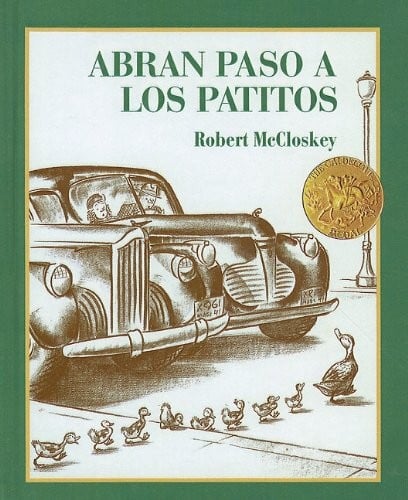 Abran Paso A los Patitos (Picture Puffin Books) (English and Spanish Edition)