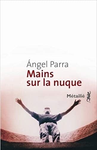 Mains sur la nuque